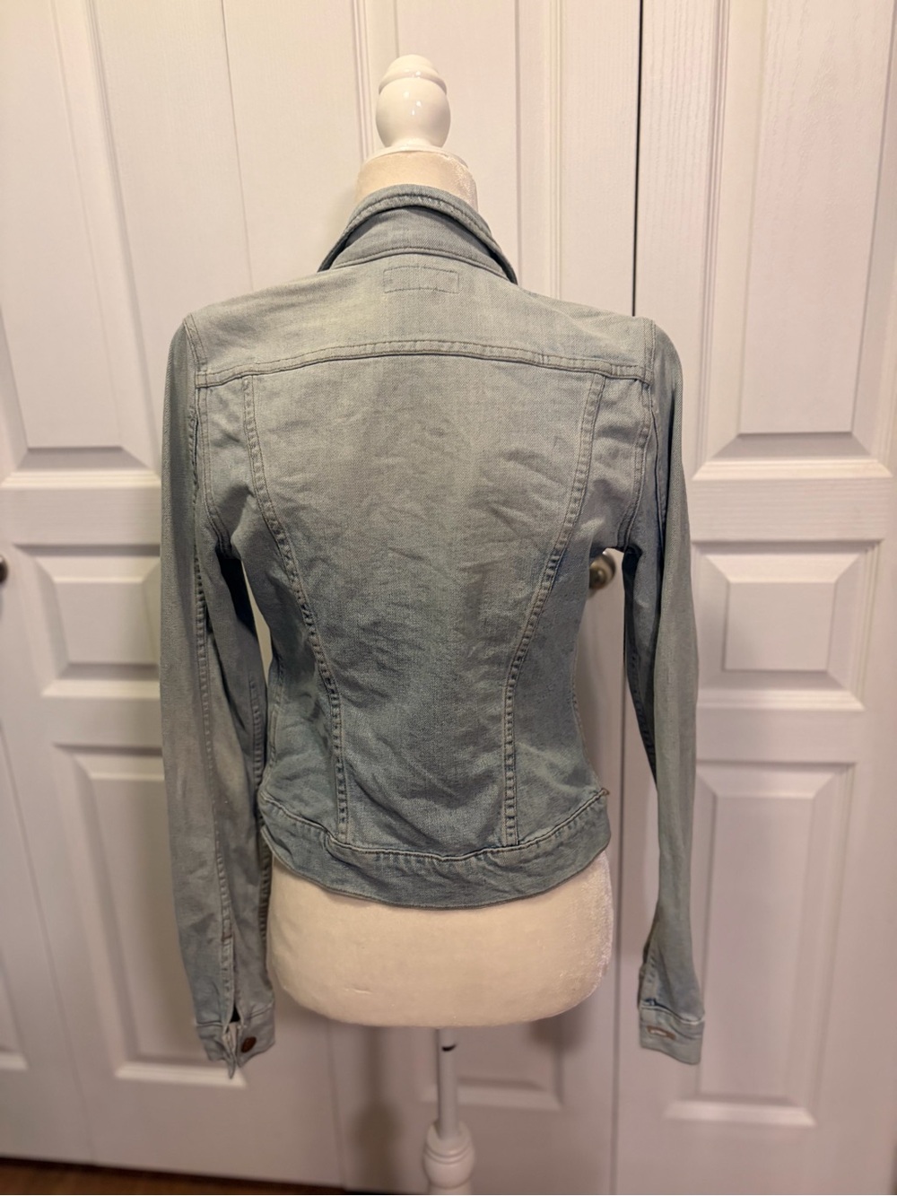 J Brand Classic Light Wash Denim Jacket - Small - Picture 5 of 13